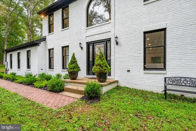 $3,900 | 8225 Hawkins Creamery Road, Gaithersburg, MD 20882