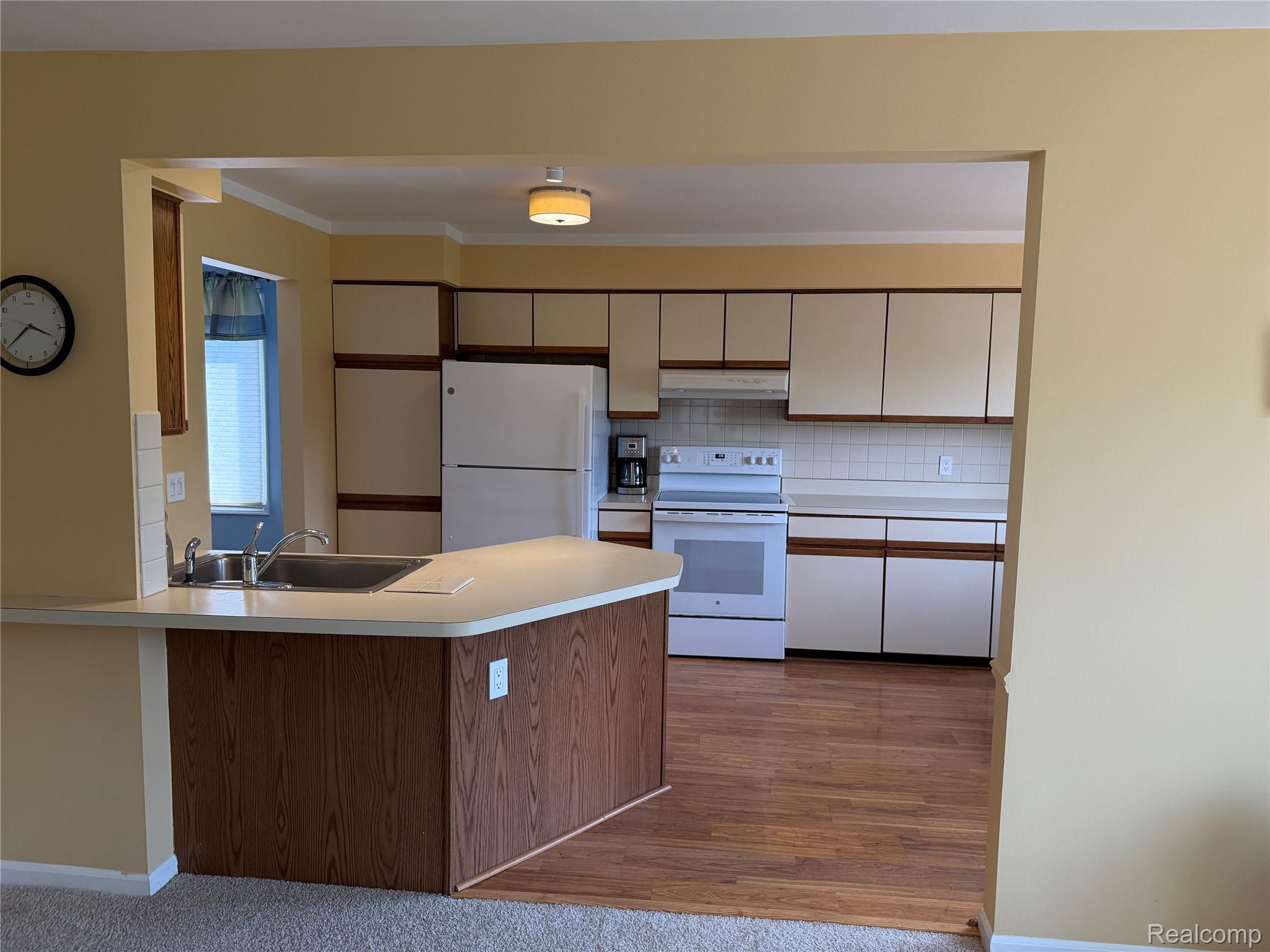 1658 Hillside Lane Rochester, MI 48307 - Photo 16 of 47 Kitchen