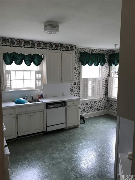 2563 Sandy Ford Road Newton, NC 28658 - Photo 10 of 15