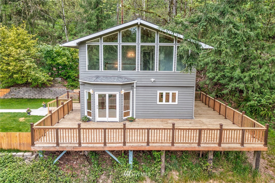 19523 Southeast May Valley Road Issaquah, WA 98027 - Photo 2 of 39