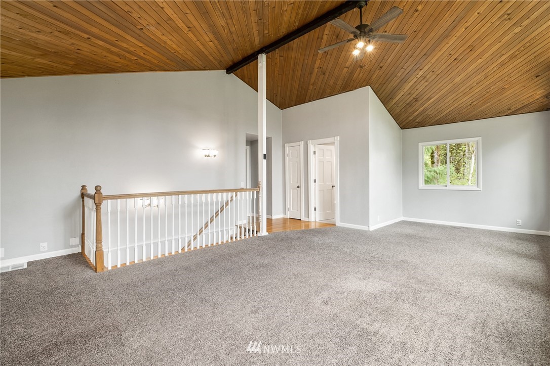 19523 Southeast May Valley Road Issaquah, WA 98027 - Photo 22 of 39
