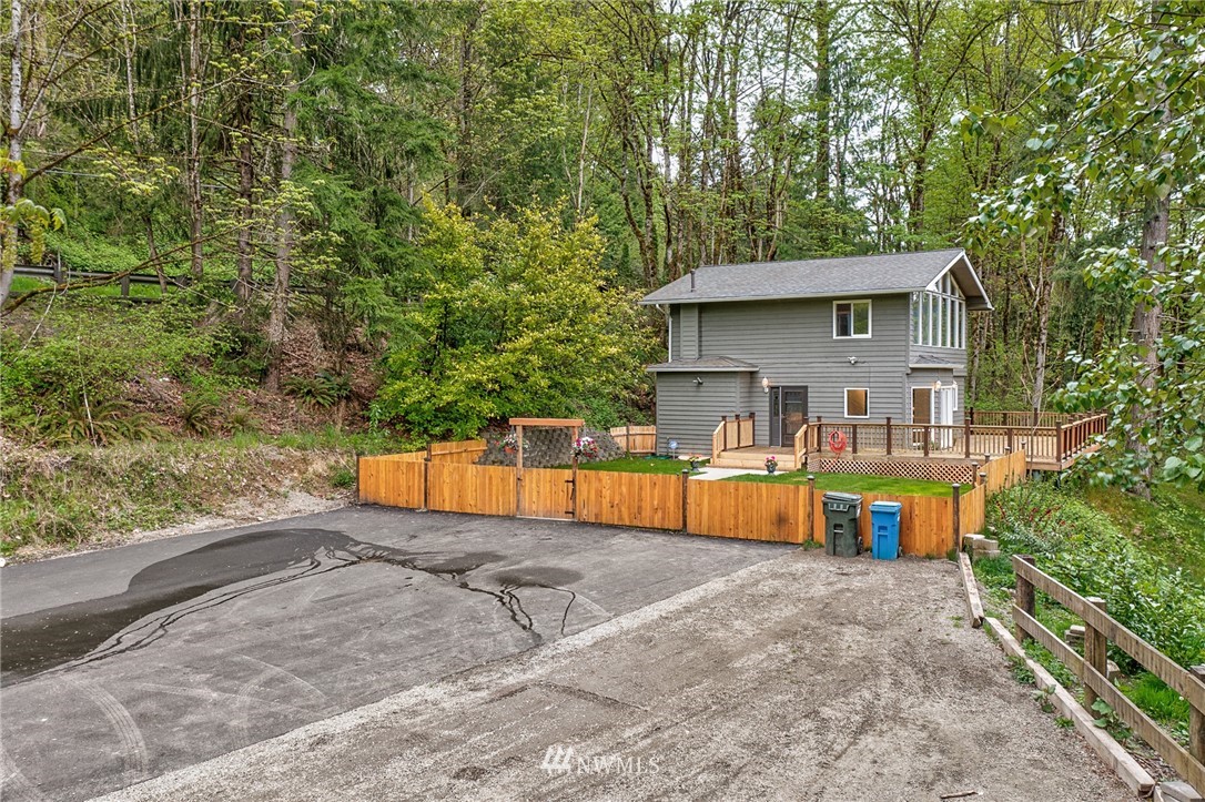 19523 Southeast May Valley Road Issaquah, WA 98027 - Photo 30 of 39