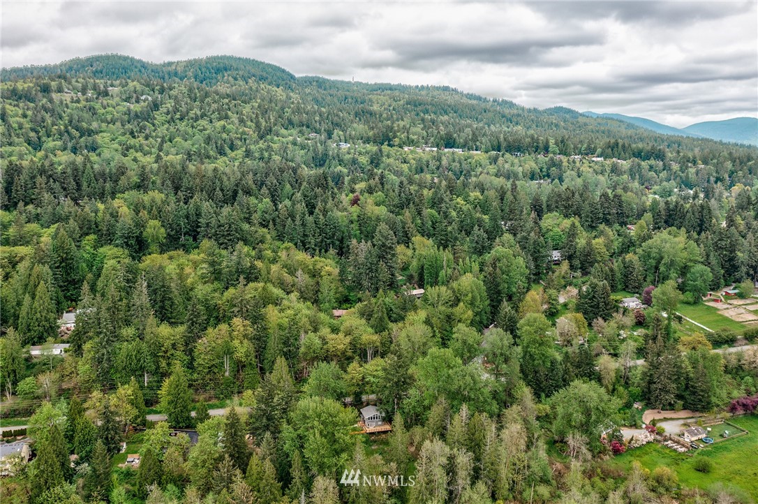 19523 Southeast May Valley Road Issaquah, WA 98027 - Photo 33 of 39