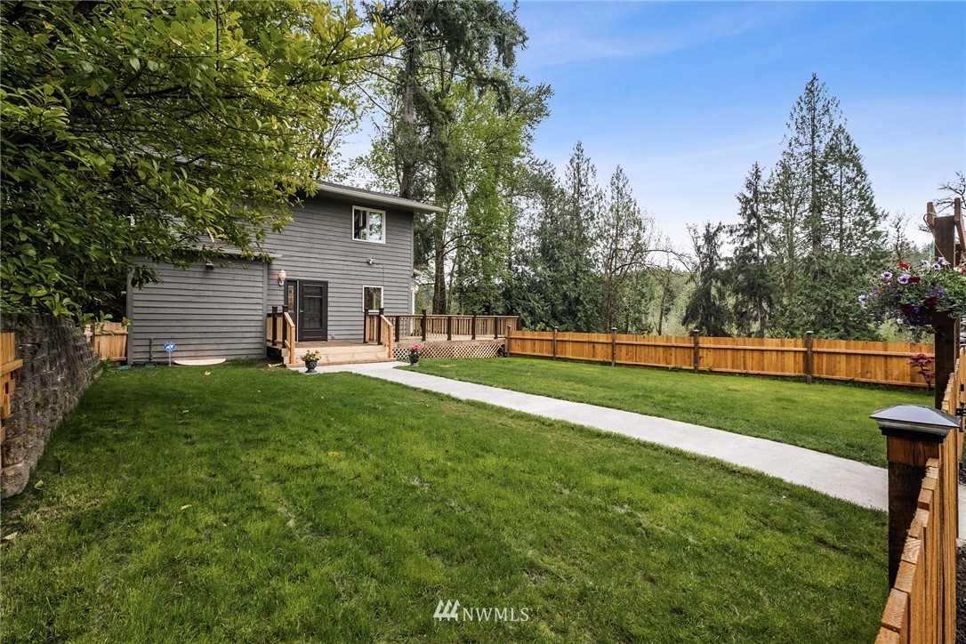 19523 Southeast May Valley Road Issaquah, WA 98027 - Photo 34 of 39