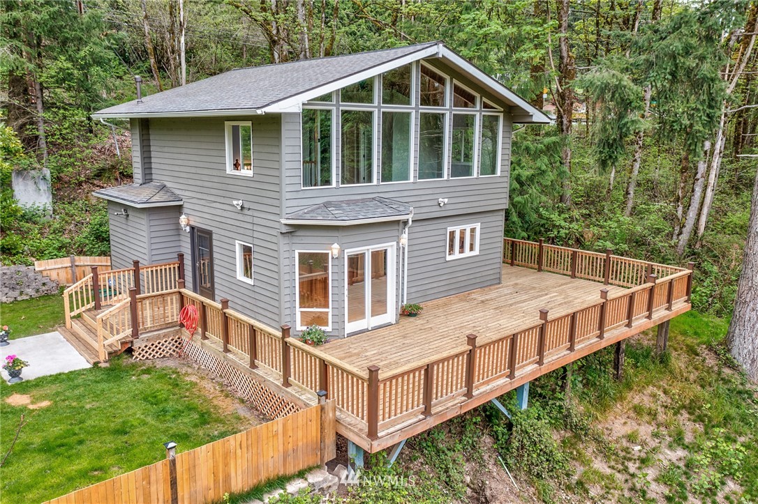 19523 Southeast May Valley Road Issaquah, WA 98027 - Photo 36 of 39