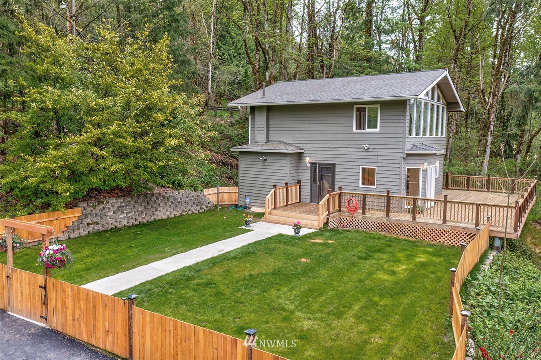 19523 Southeast May Valley Road Issaquah, WA 98027 - Photo 37 of 39