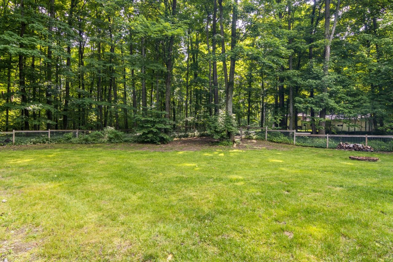8833 North Long Lake Road Traverse City, MI 49685 - Photo 7 of 39 1923198-be835965-1f63-47dc-9743-64b0fb1a3c79.JPG