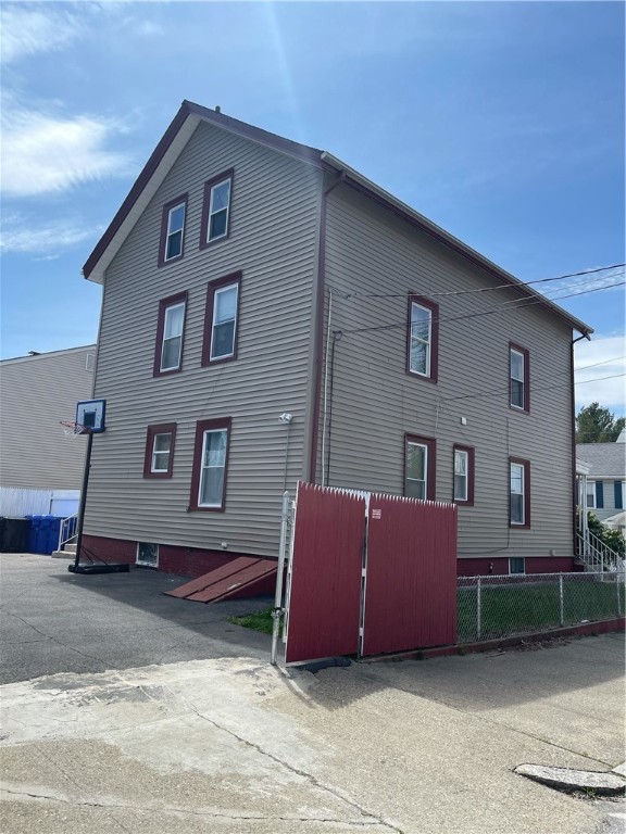 93 Knowles Street Pawtucket, RI 02860 - Photo 36 of 38 Gallery Image 36