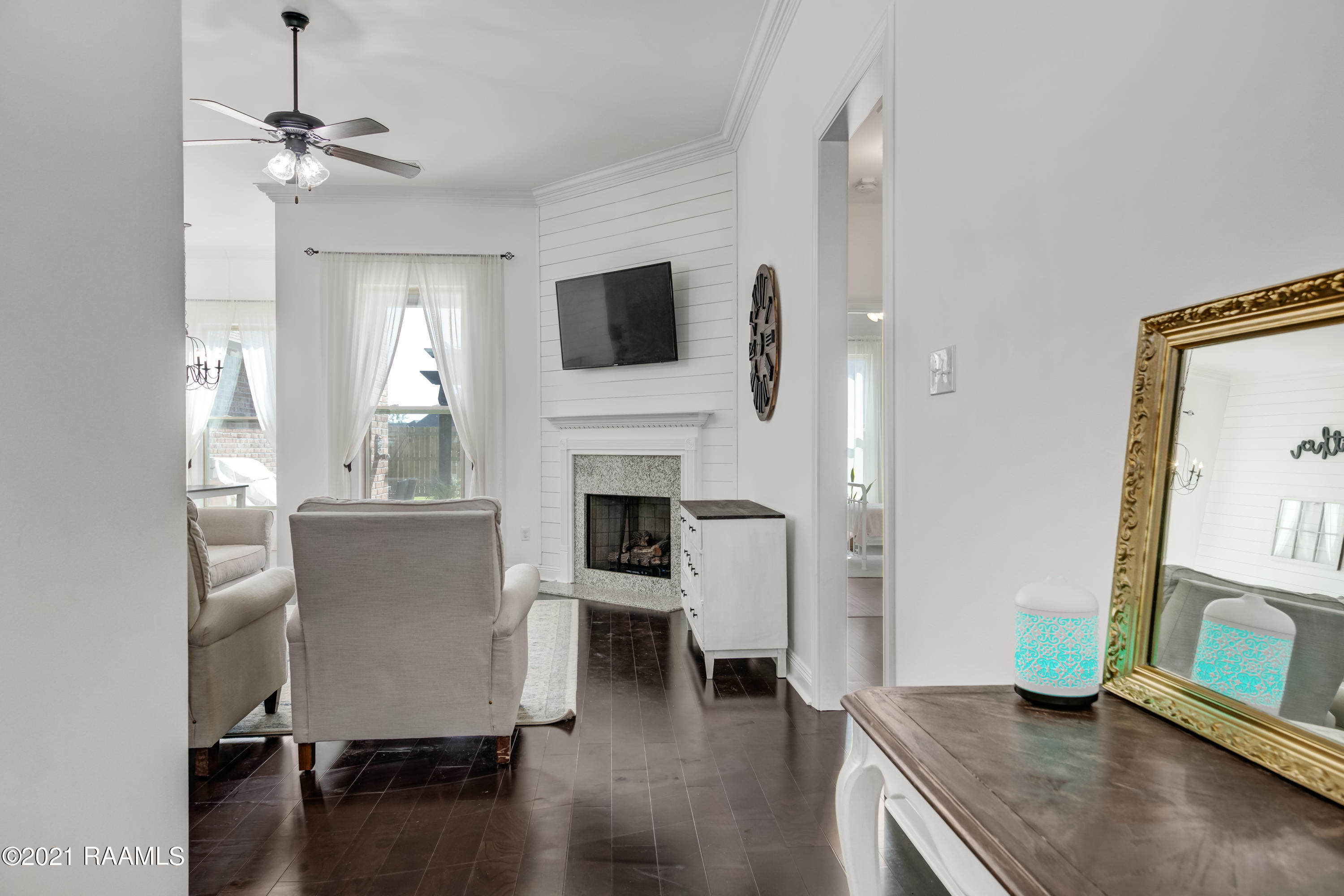 203 Caillou Grove Road Youngsville, LA 70592 - Photo 3 of 25 Gallery Image 3