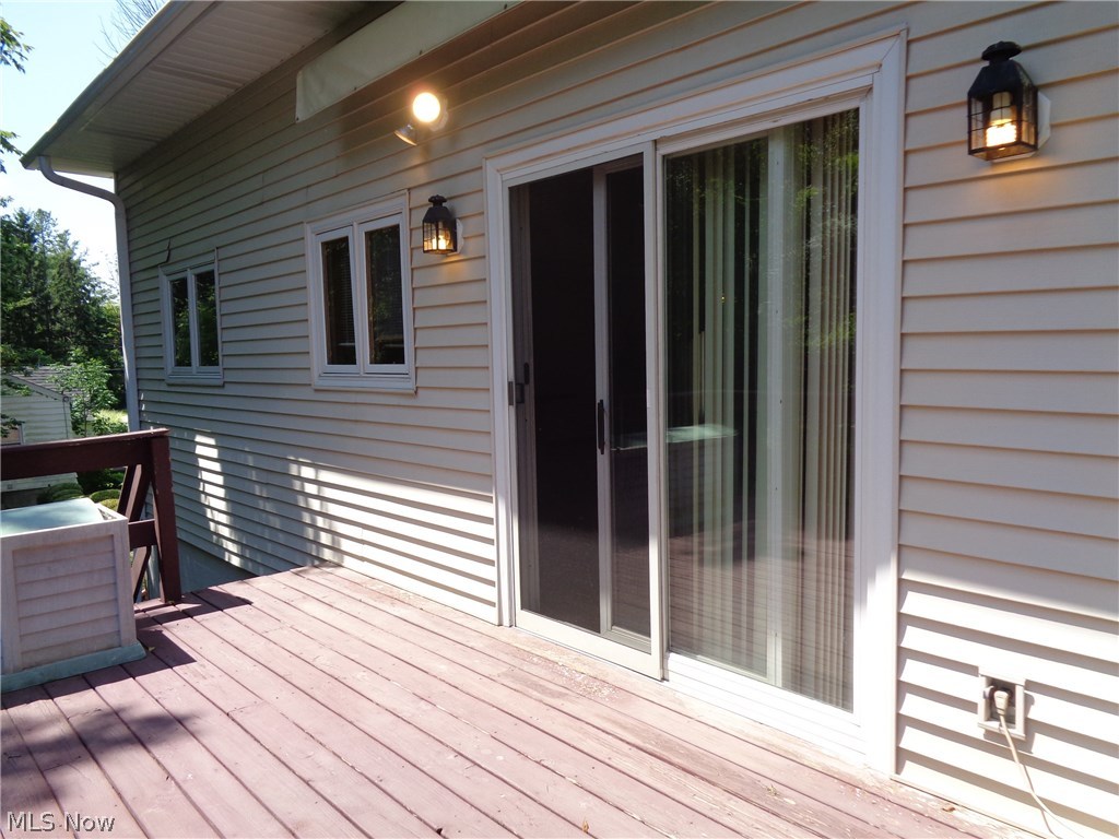 6573 Hathaway Road Cleveland, OH 44125 - Photo 5 of 31 Gallery Image 5