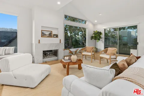 $3,895,000 | 613 Westmount Drive, West Hollywood, CA 90069