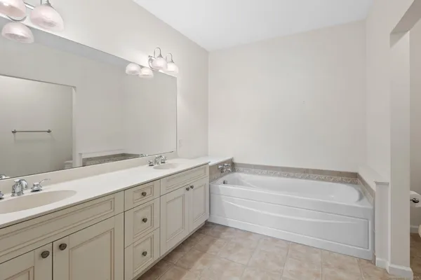 $4,000 | 42 Jo Al, Unit 42, Newtown, CT 06470