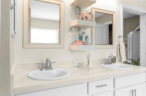 $679,000 | 18209 Meadowlark Circle, Weeki Wachee, FL 34614