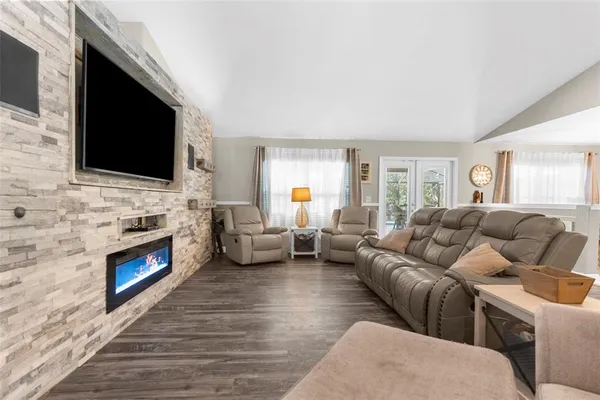 $679,000 | 18209 Meadowlark Circle, Weeki Wachee, FL 34614