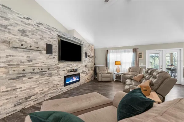 $679,000 | 18209 Meadowlark Circle, Weeki Wachee, FL 34614