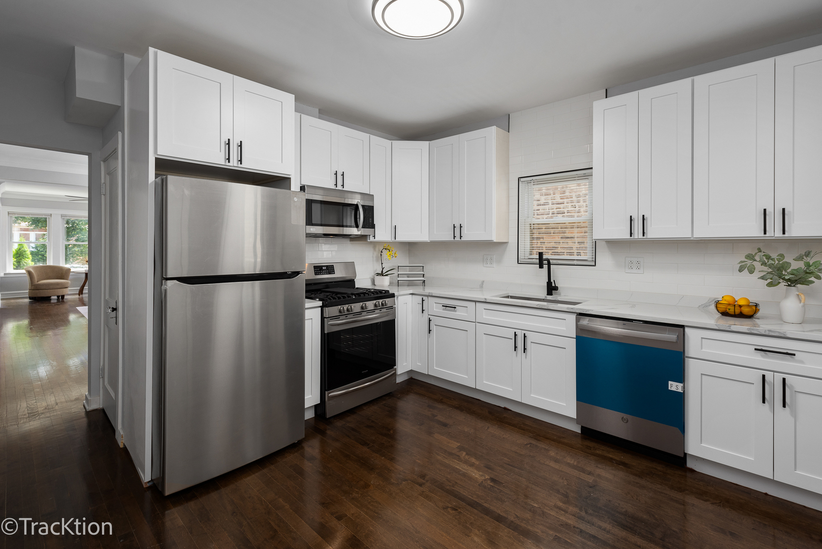 9408 South Rhodes Avenue Chicago, IL 60619 - Photo 6 of 23 Gallery Image 6