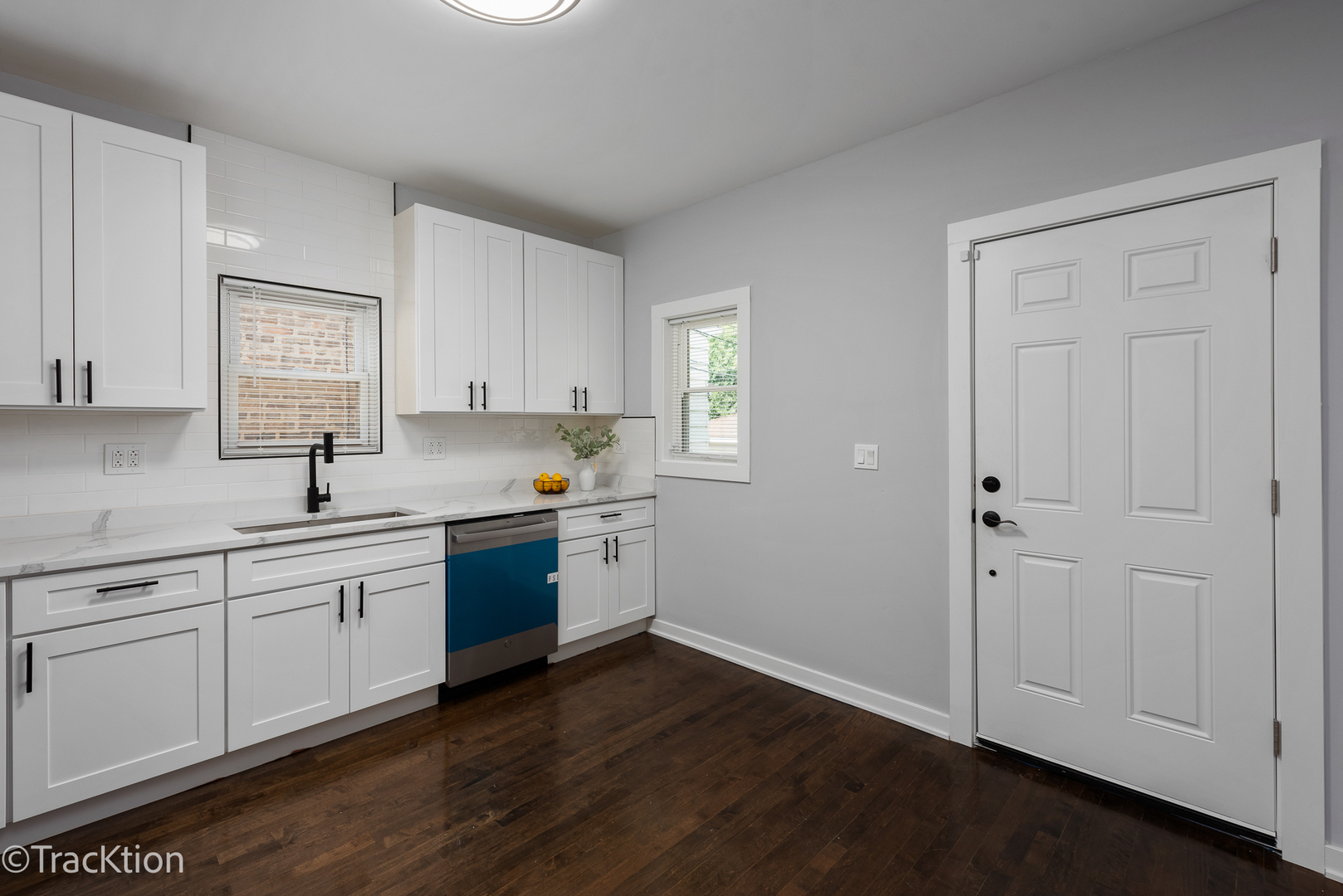 9408 South Rhodes Avenue Chicago, IL 60619 - Photo 7 of 23 Gallery Image 7