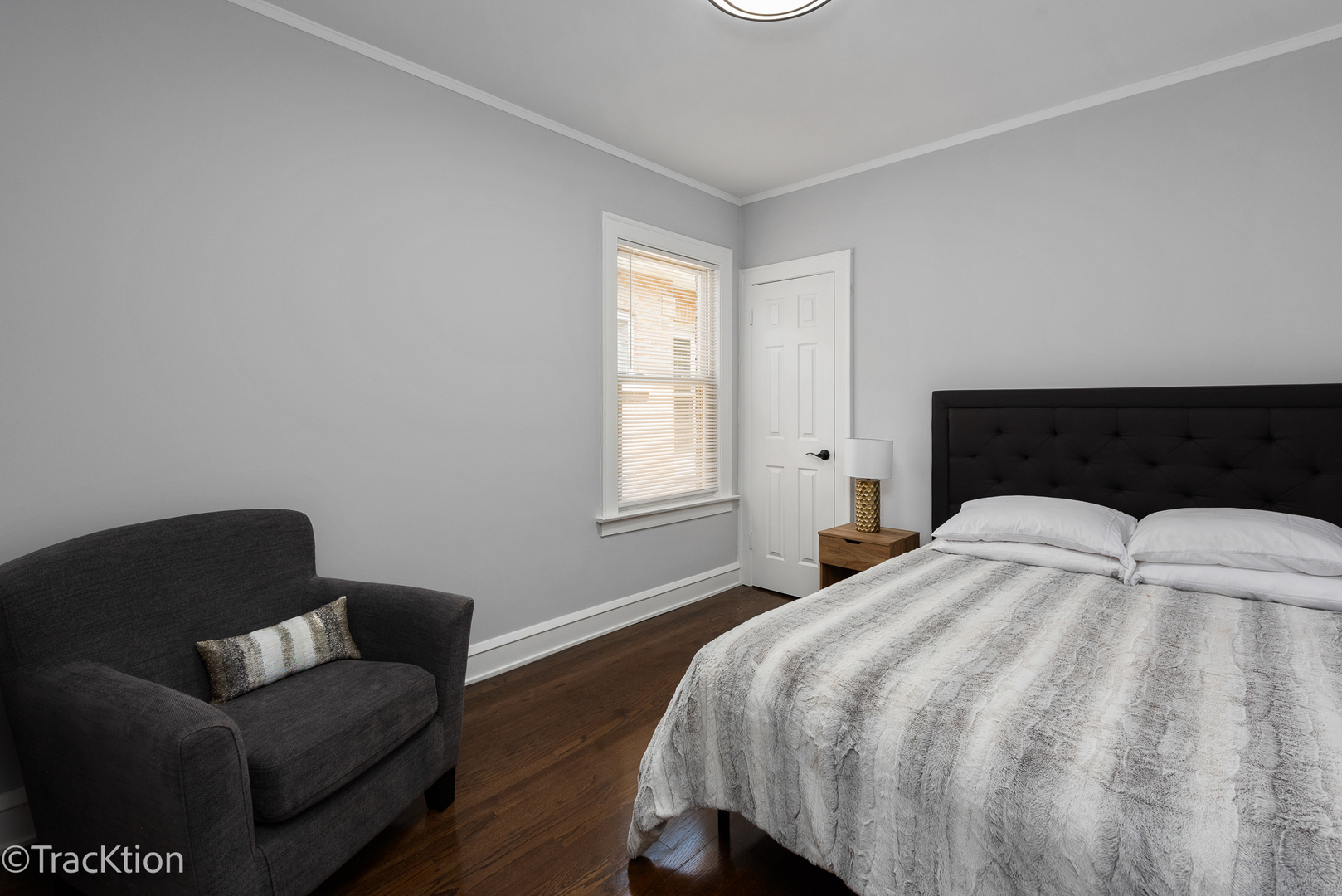 9408 South Rhodes Avenue Chicago, IL 60619 - Photo 8 of 23 Gallery Image 8