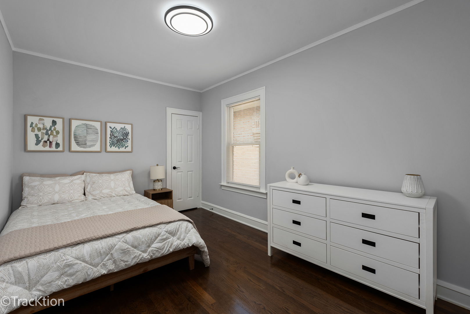 9408 South Rhodes Avenue Chicago, IL 60619 - Photo 10 of 23 Gallery Image 10