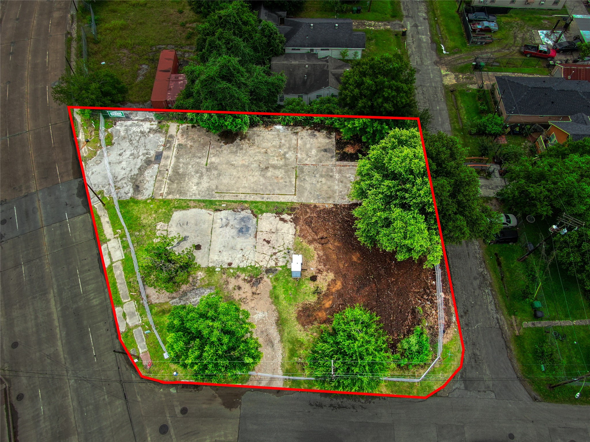 4502 Liberty Road Houston, TX 77026 - Photo 3 of 10 an outdoor view of garden