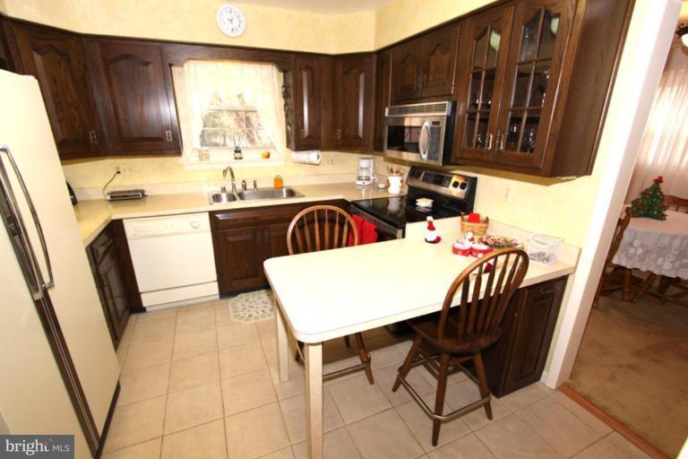8104 Adair Lane Springfield, VA 22151 - Photo 16 of 30 Kitchen/Dining Room