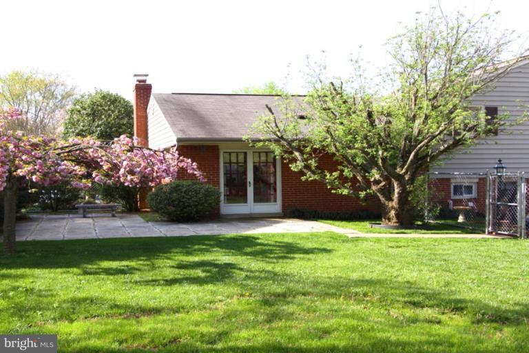 8104 Adair Lane Springfield, VA 22151 - Photo 5 of 30 Exterior (Rear)