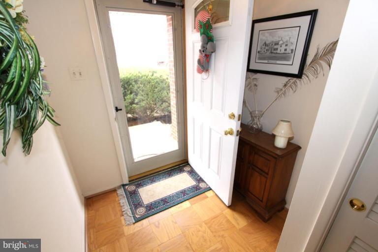 8104 Adair Lane Springfield, VA 22151 - Photo 7 of 30 Entrance / Foyer