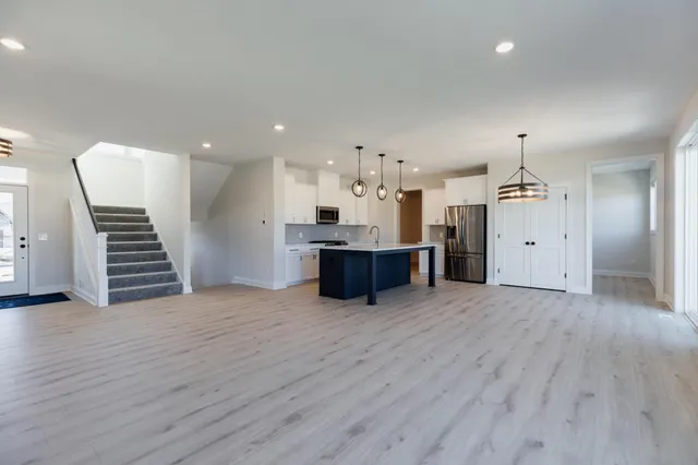 $4,300 | 10226 Arrowwood Path, Woodbury, MN 55129