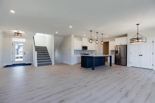 $4,300 | 10226 Arrowwood Path, Woodbury, MN 55129