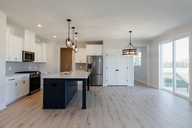 $4,300 | 10226 Arrowwood Path, Woodbury, MN 55129