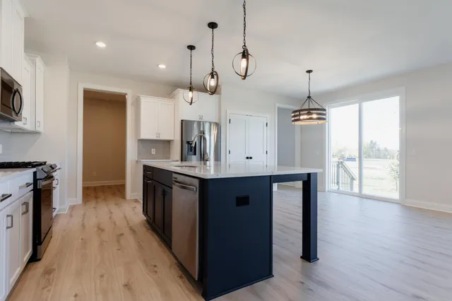 $4,300 | 10226 Arrowwood Path, Woodbury, MN 55129