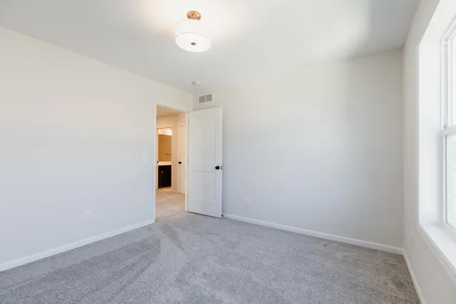 $4,300 | 10226 Arrowwood Path, Woodbury, MN 55129