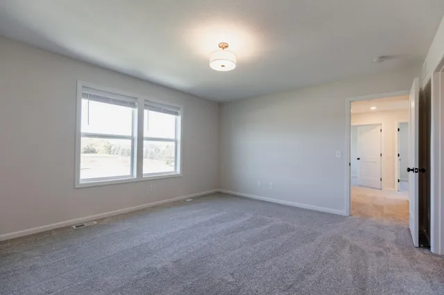 $4,300 | 10226 Arrowwood Path, Woodbury, MN 55129