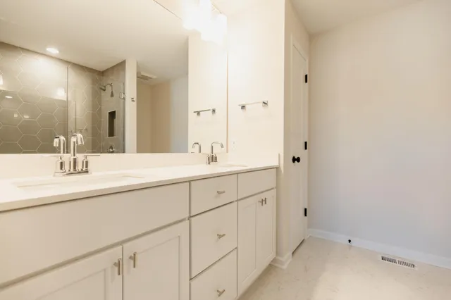 $4,300 | 10226 Arrowwood Path, Woodbury, MN 55129