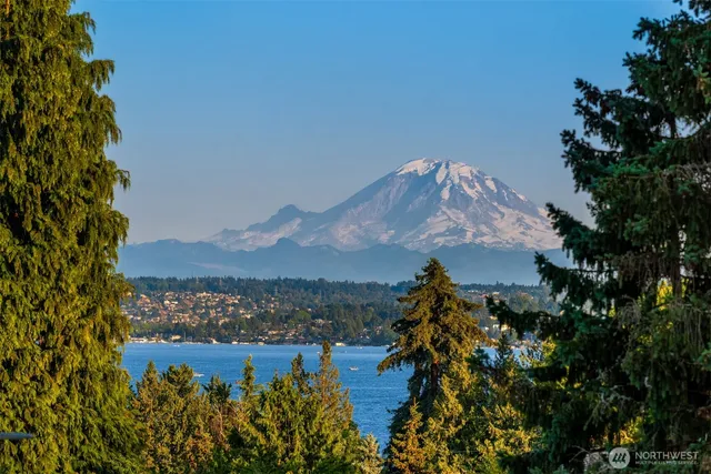 $2,495,000 | 6070 Seward Park Avenue South, Seattle, WA 98118