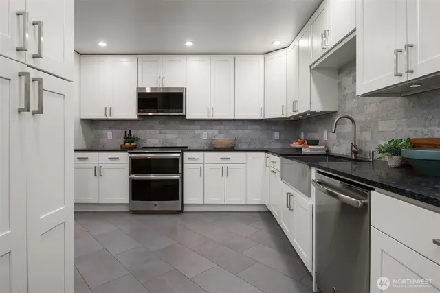 $2,495,000 | 6070 Seward Park Avenue South, Seattle, WA 98118