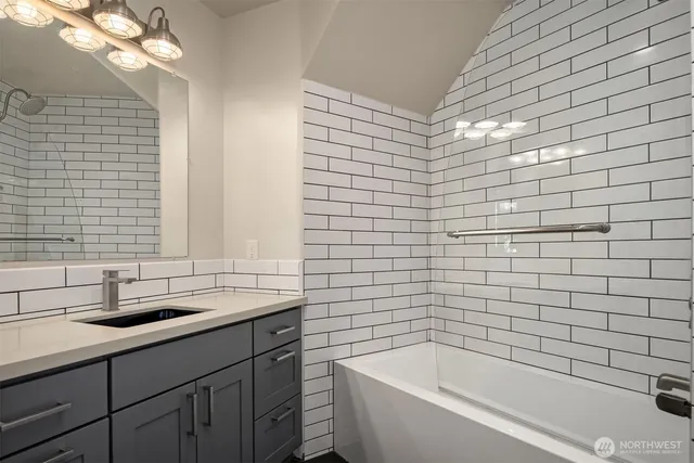 $2,495,000 | 6070 Seward Park Avenue South, Seattle, WA 98118