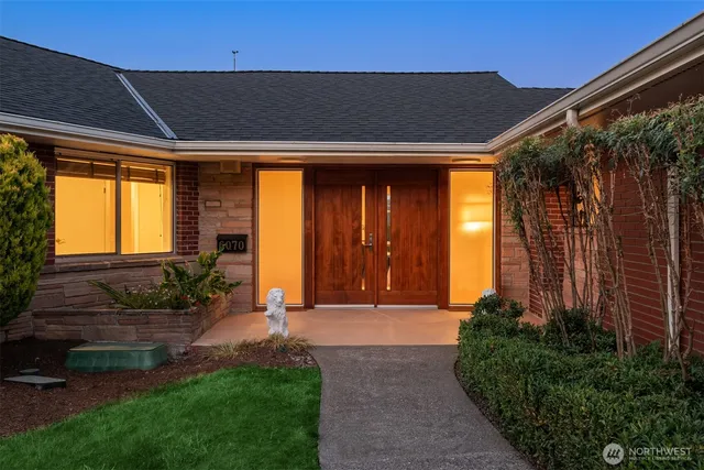 $2,495,000 | 6070 Seward Park Avenue South, Seattle, WA 98118