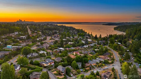 $2,495,000 | 6070 Seward Park Avenue South, Seattle, WA 98118