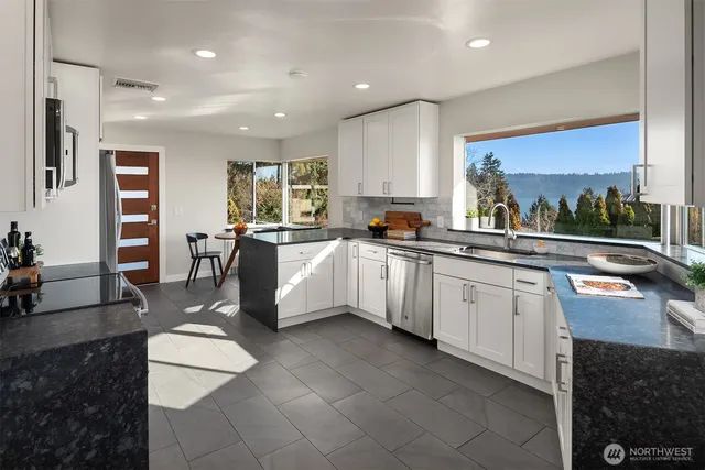 $2,495,000 | 6070 Seward Park Avenue South, Seattle, WA 98118