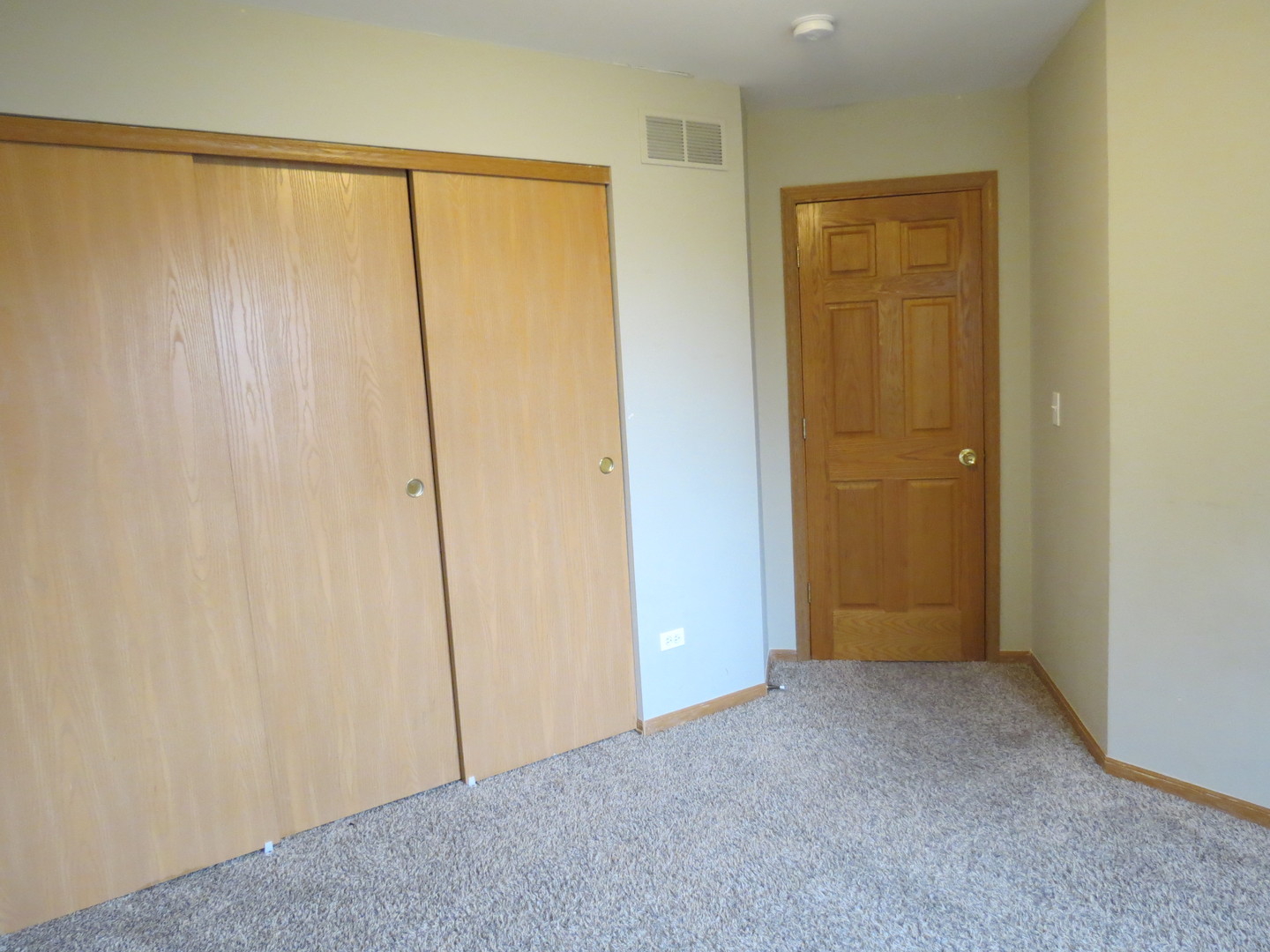 191 Mountain Laurel Court Romeoville, IL 60446 - Photo 19 of 29 a view of an empty room
