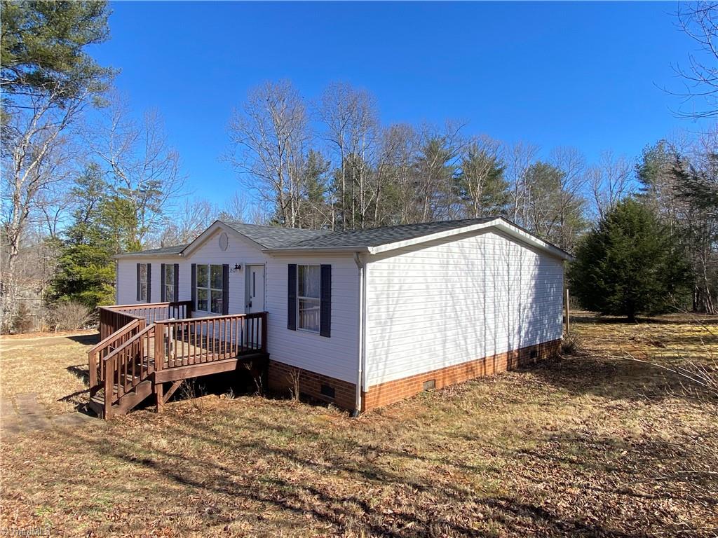 1517 Windy Ridge Road North Wilkesboro, NC 28659 - Photo 2 of 27 Gallery Image 2