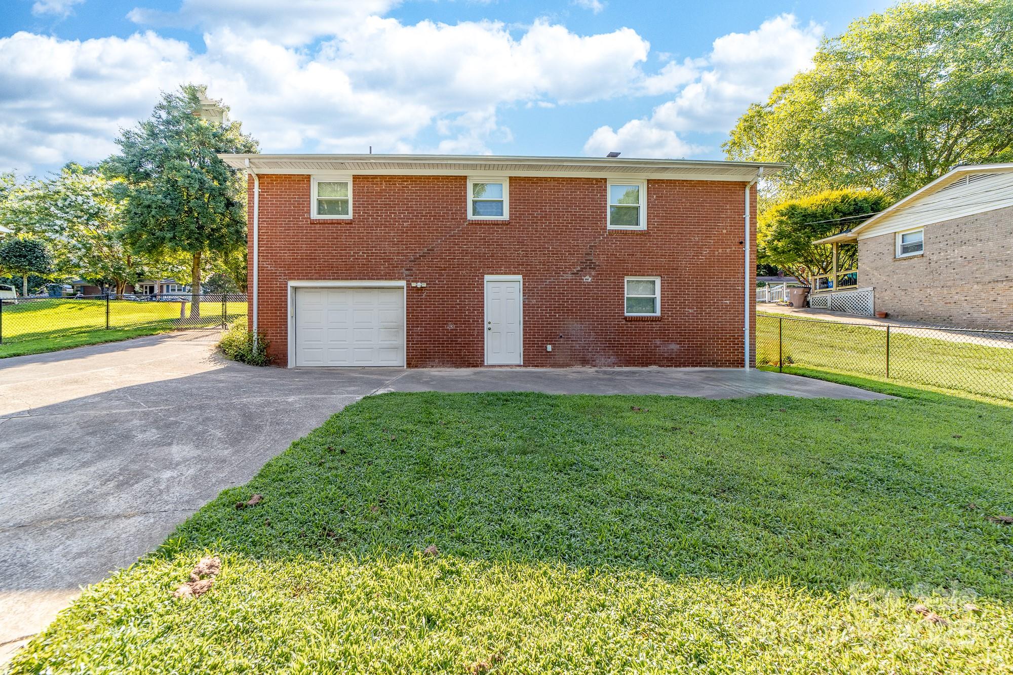 804 Tryon Street Shelby, NC 28150 - Photo 6 of 27 Gallery Image 6