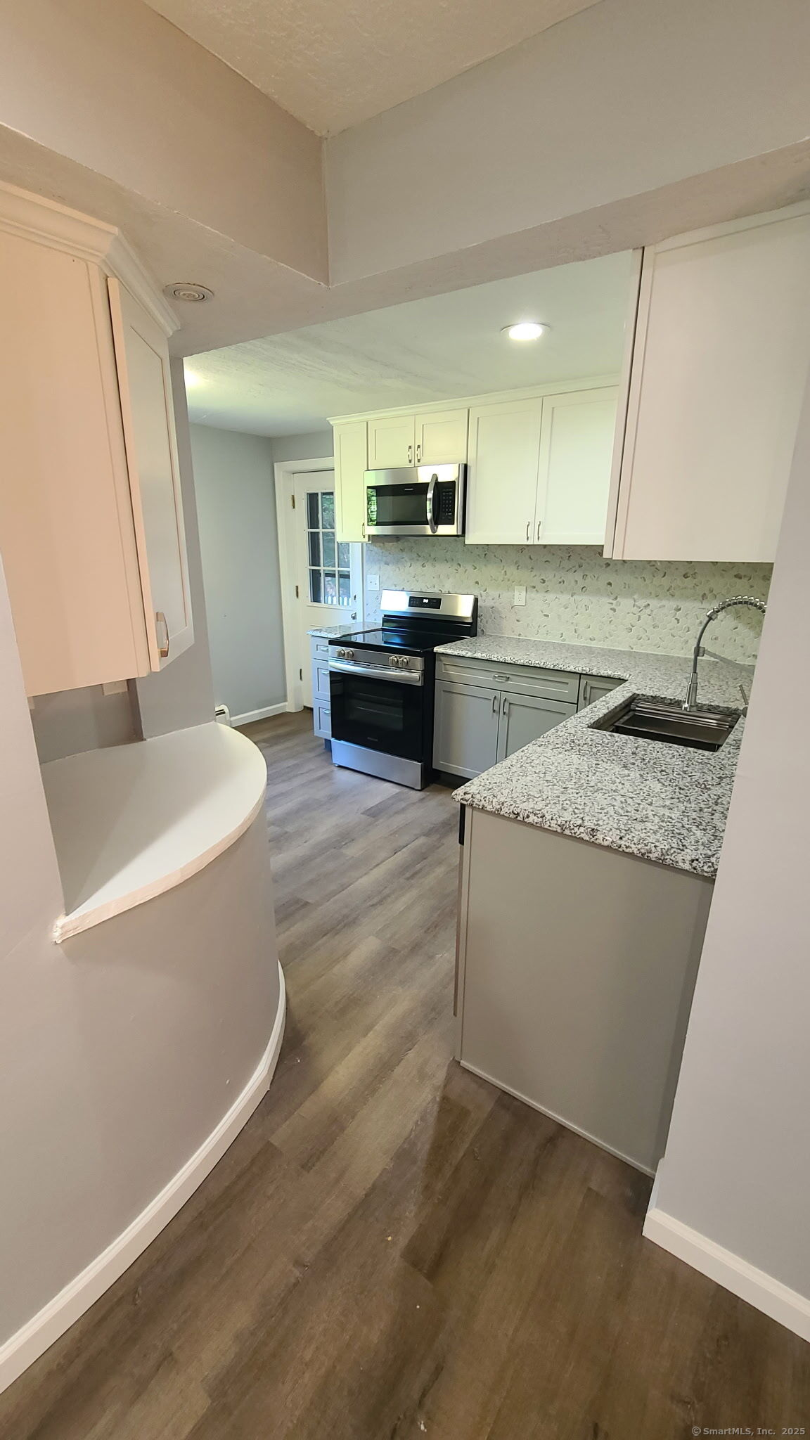 15 Stock Place Manchester, CT 06042 - Photo 5 of 18