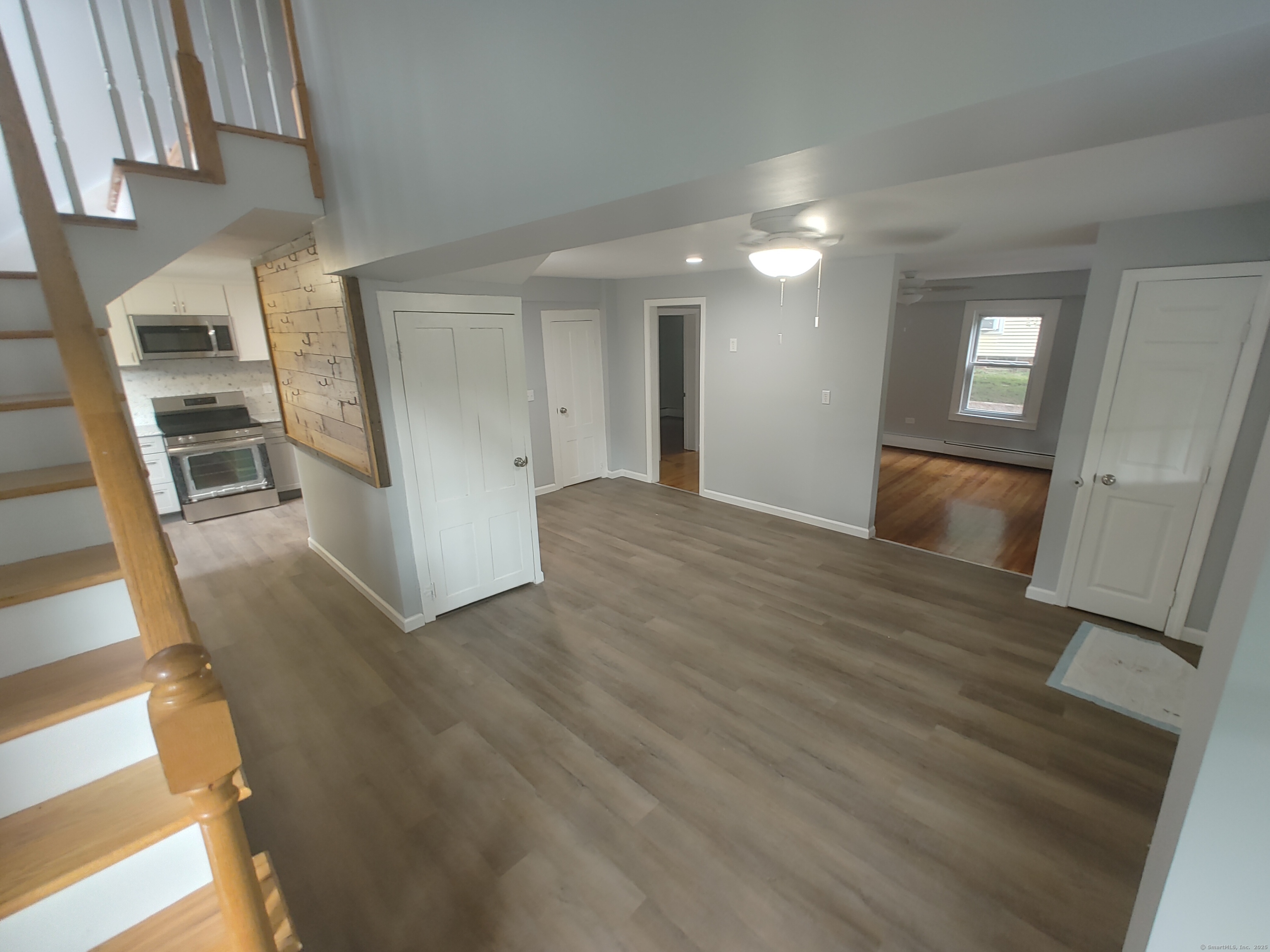 15 Stock Place Manchester, CT 06042 - Photo 7 of 18