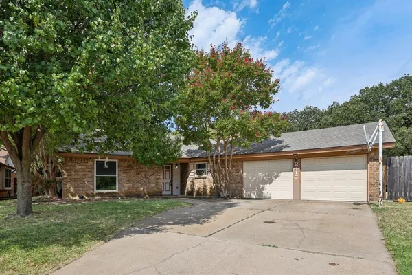 $395,000 | 2417 Meadow Court, Bedford, TX 76021