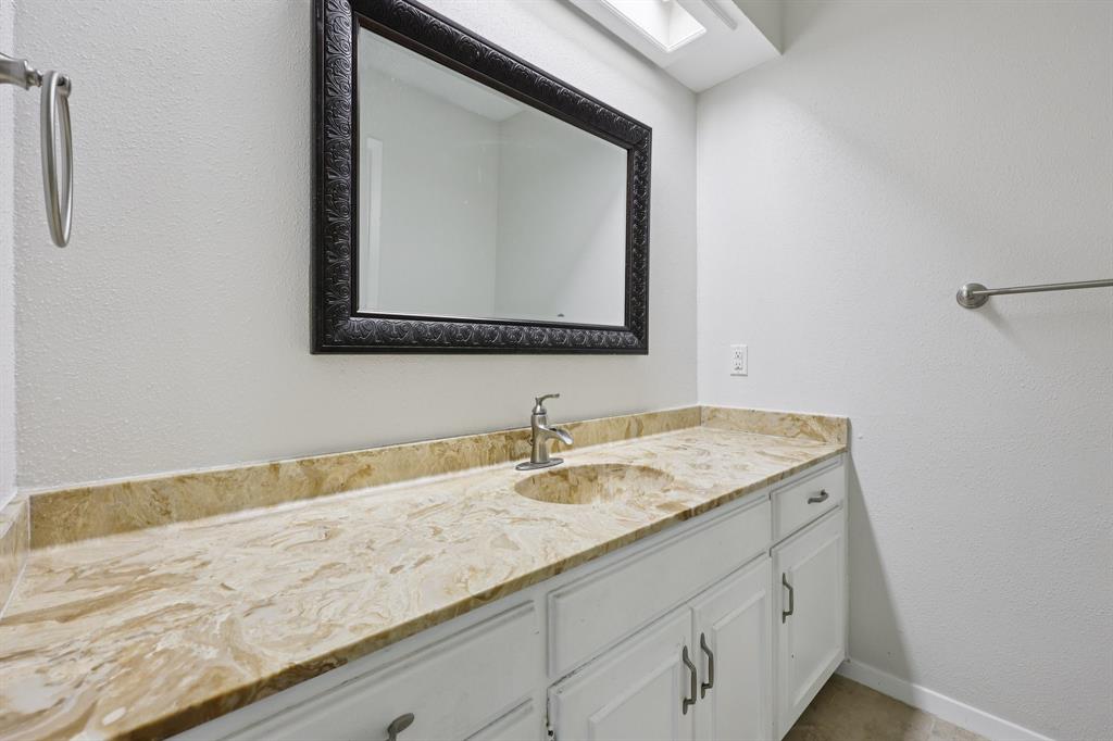 2417 Meadow Court Bedford, TX 76021 - Photo 22 of 28