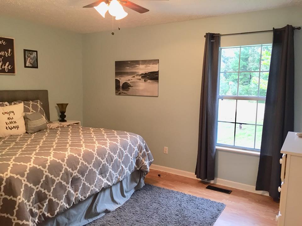 795 Old Seminary Road Manchester, TN 37355 - Photo 9 of 19 Spacious master BR downstairs with Full bath and walk-in closet