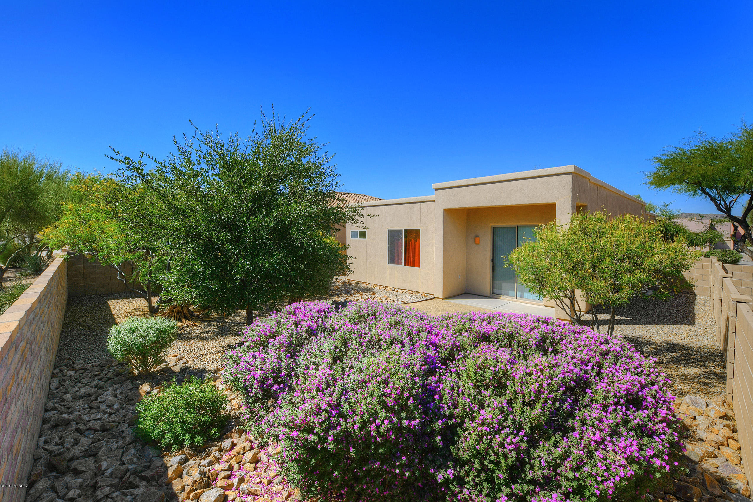 8546 North Sunny Rock Ridge Drive Tucson, AZ 85743 - Photo 2 of 22