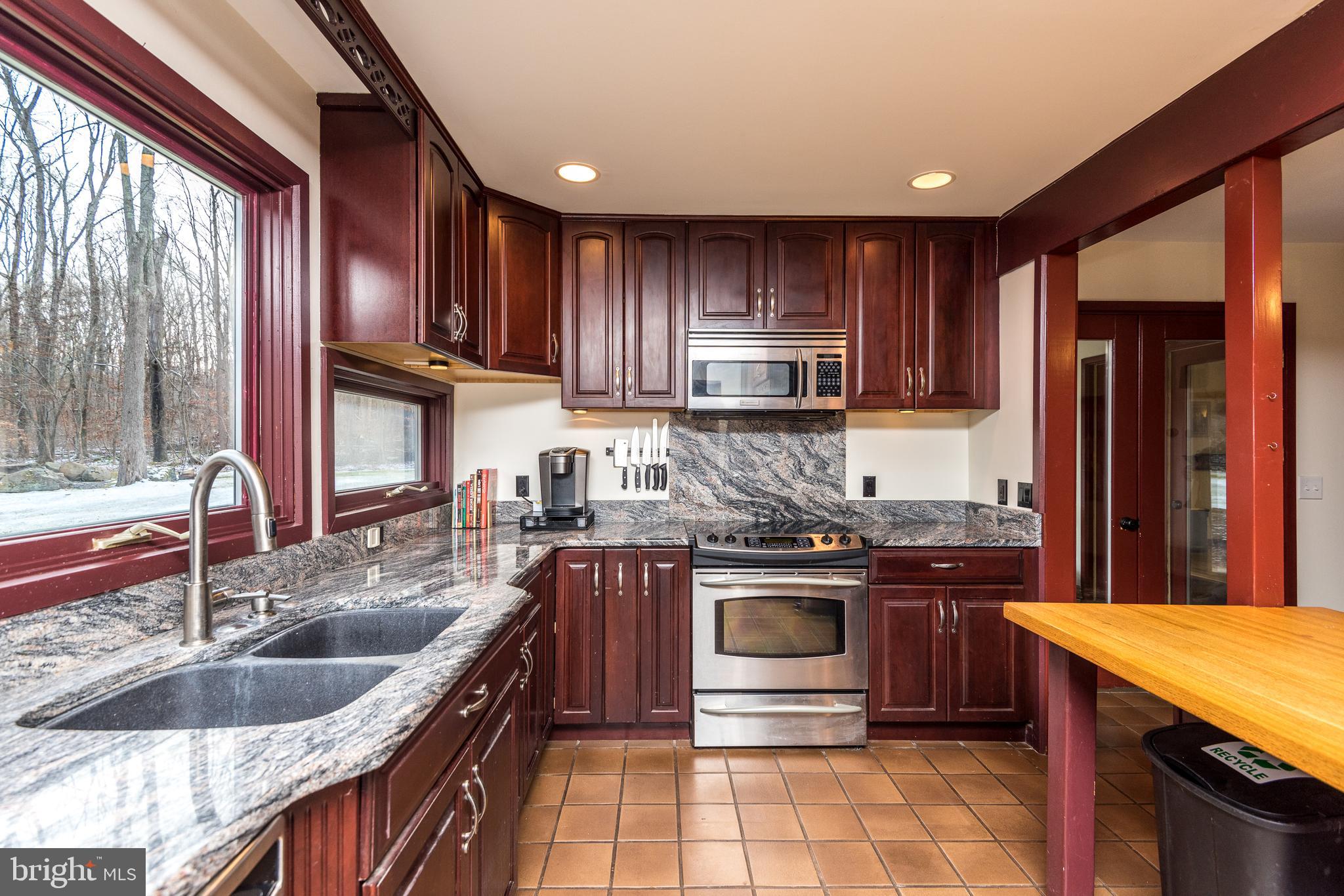 1392 Cobbler Road Quakertown, PA 18951 - Photo 10 of 65 Beautiful Sunny Kitchen